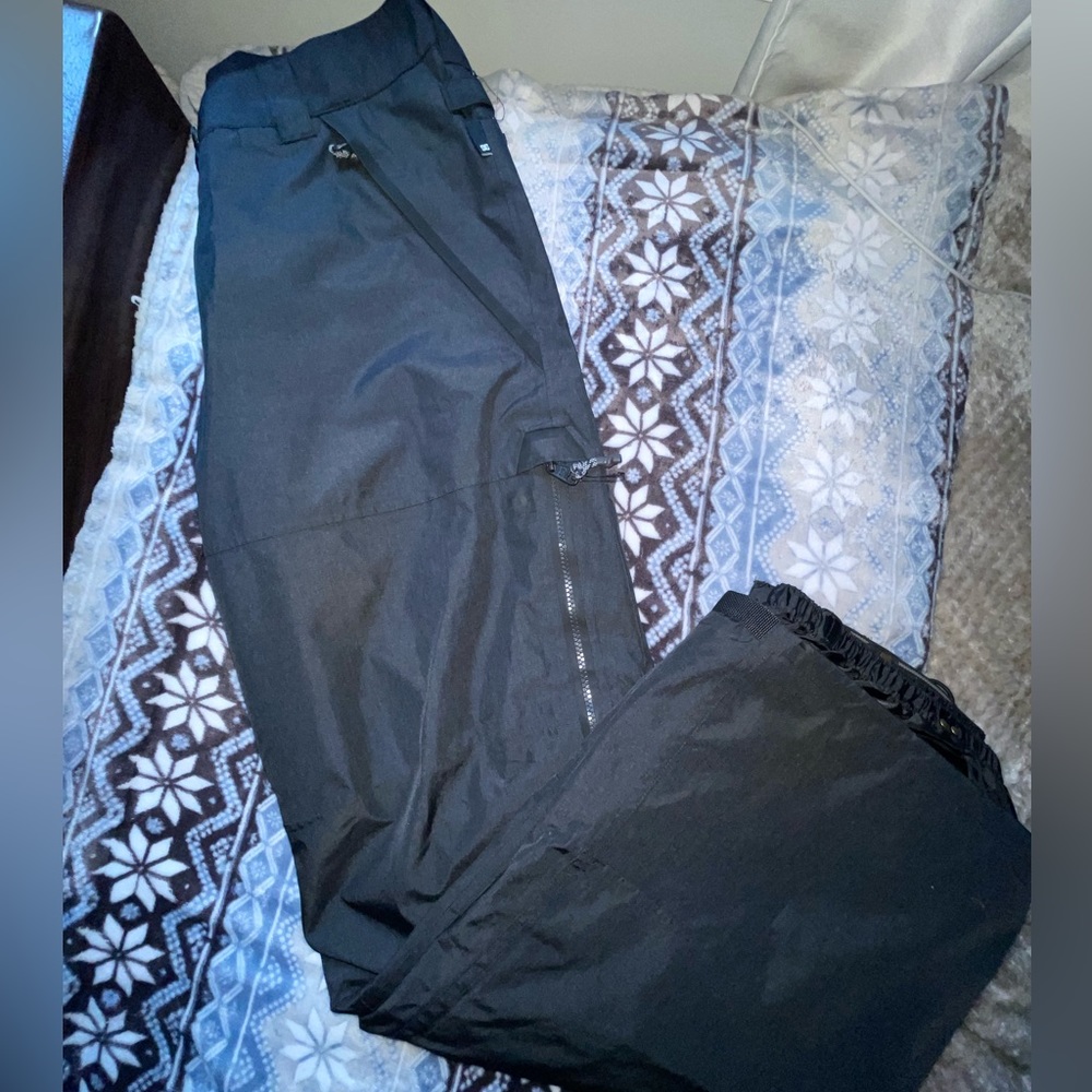 DC snowboarding pants size L for Men new with tags